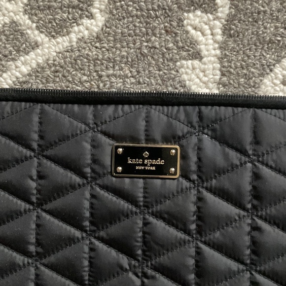 KATE SPADE Laptop Case Black Quilted - Picture 2 of 4